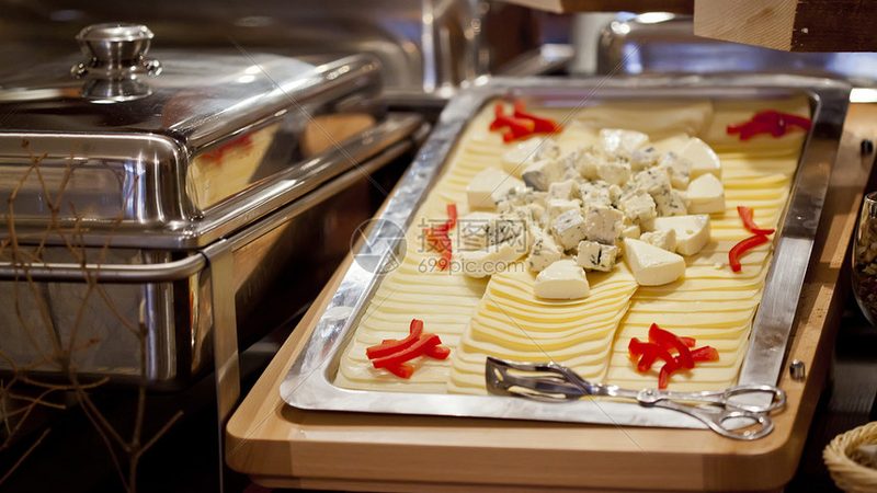 揭秘零食批发一手货源代理：条件与注意事项