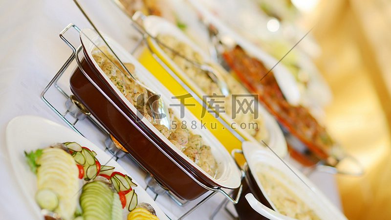 在成都火锅底料批发市场，我们可以通过以下资质认证来判断底料品质：